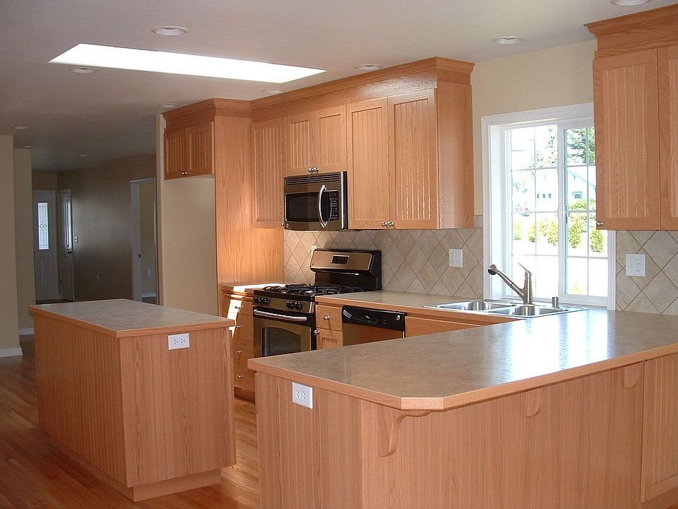 2nd image of 2817 Alderwood Ave