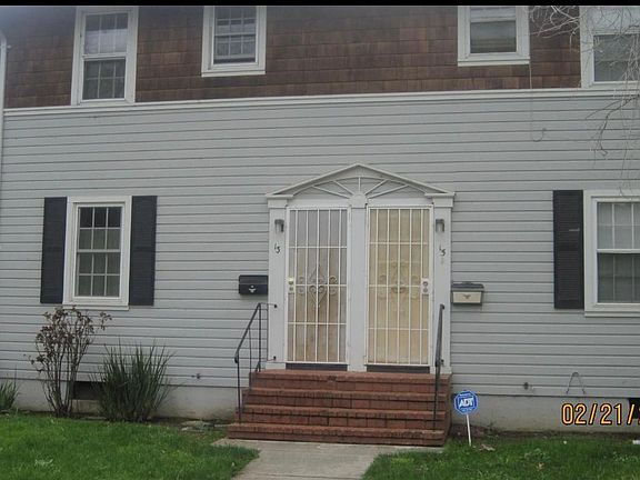 5th image of 15 Werden St #15