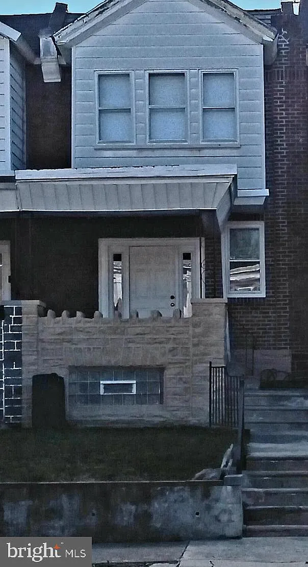 2144 Eastburn Ave photo 1