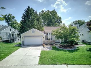 5664 Bayonne Ave, Haslett, MI 48840