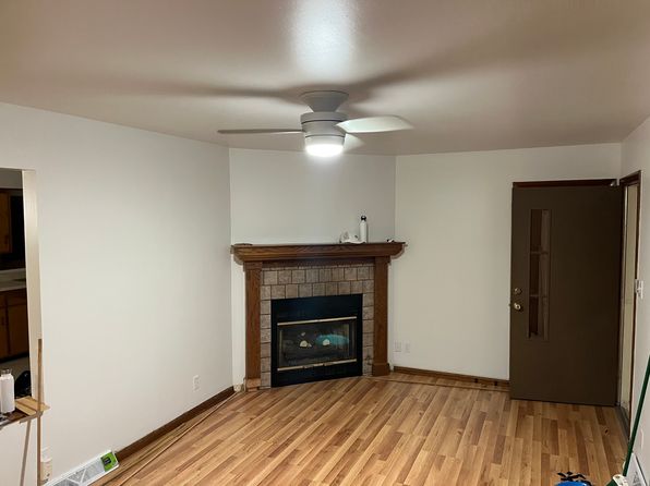 1046 Country Club Dr