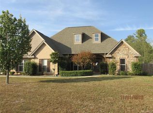 18 Gresham Dr, Millbrook, AL 36054