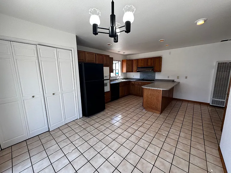1527 Santa Clara St — Photo 8