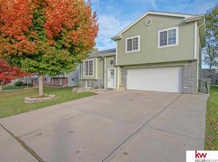 11812 Mary St, Omaha, NE 68164