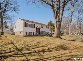 3 Springdale Rd, Waterford, CT 06385