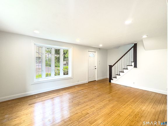 4th image of 44 Quinsigamond Avenue