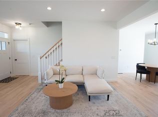 30 Bunker Hill Xing, Portsmouth, RI 02871