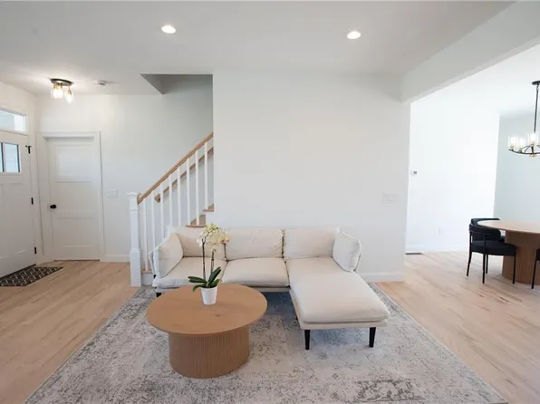 30 Bunker Hill Xing, Portsmouth, RI 02871