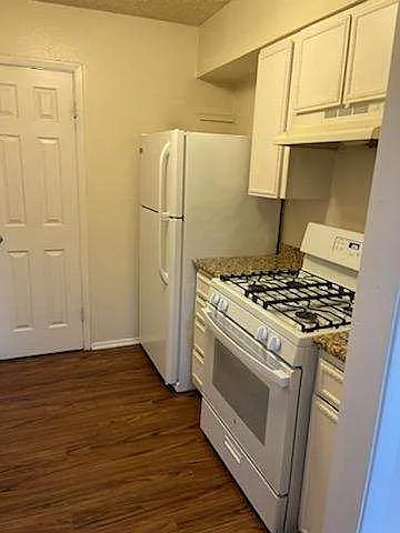 2 bed, 2.0 bath, 1140 sqft, $1,625 — Photo 3