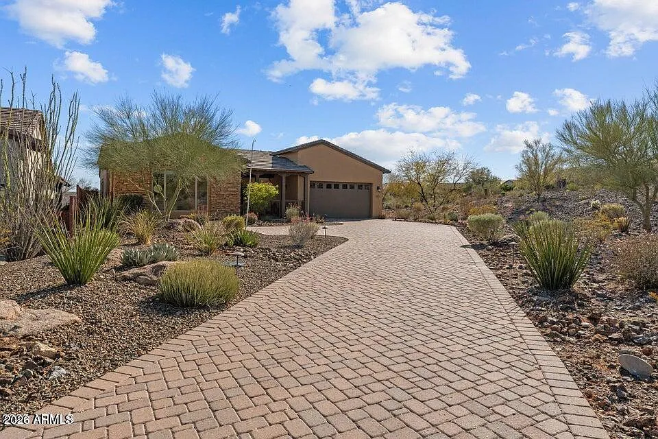 3 bed, 3.5 bath, 2684 sqft, $3,950 — Photo 2