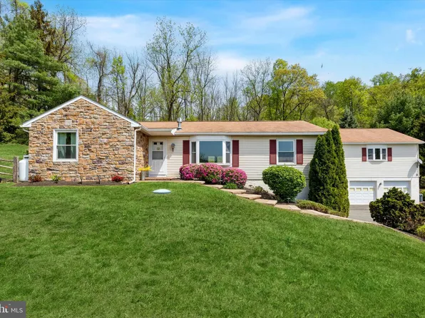 93 Shady Ln, Boyertown, PA 19512