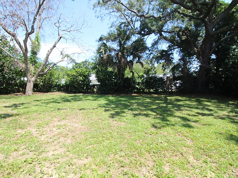 315 Flannan Rd — Photo 17