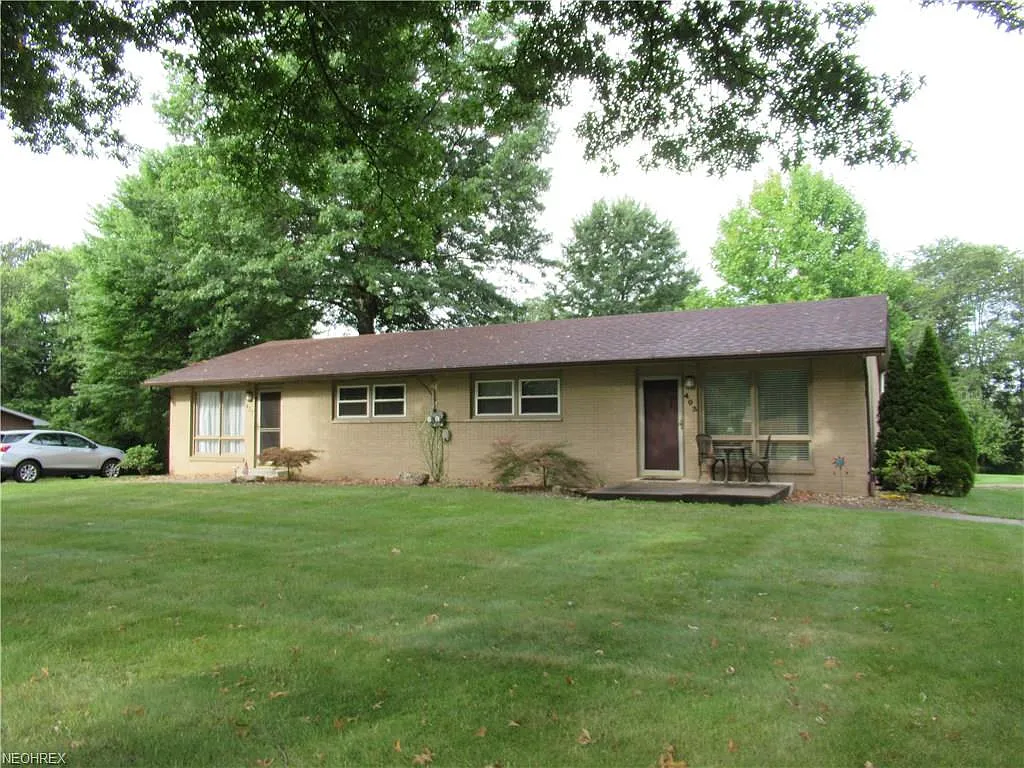 403 Crestland Ave NW photo 1