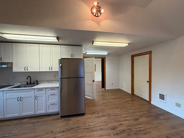 233 NW Cedar Ave #D — Photo 10
