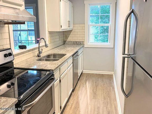 5th image of 219 Charter Dr