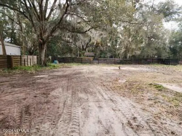 3325 S Palm Ave #2, Palatka, FL 32177