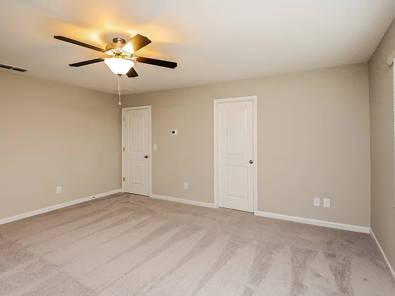247 Pond Ct — Photo 9
