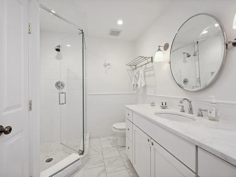 19 Lafayette Pl — Photo 17
