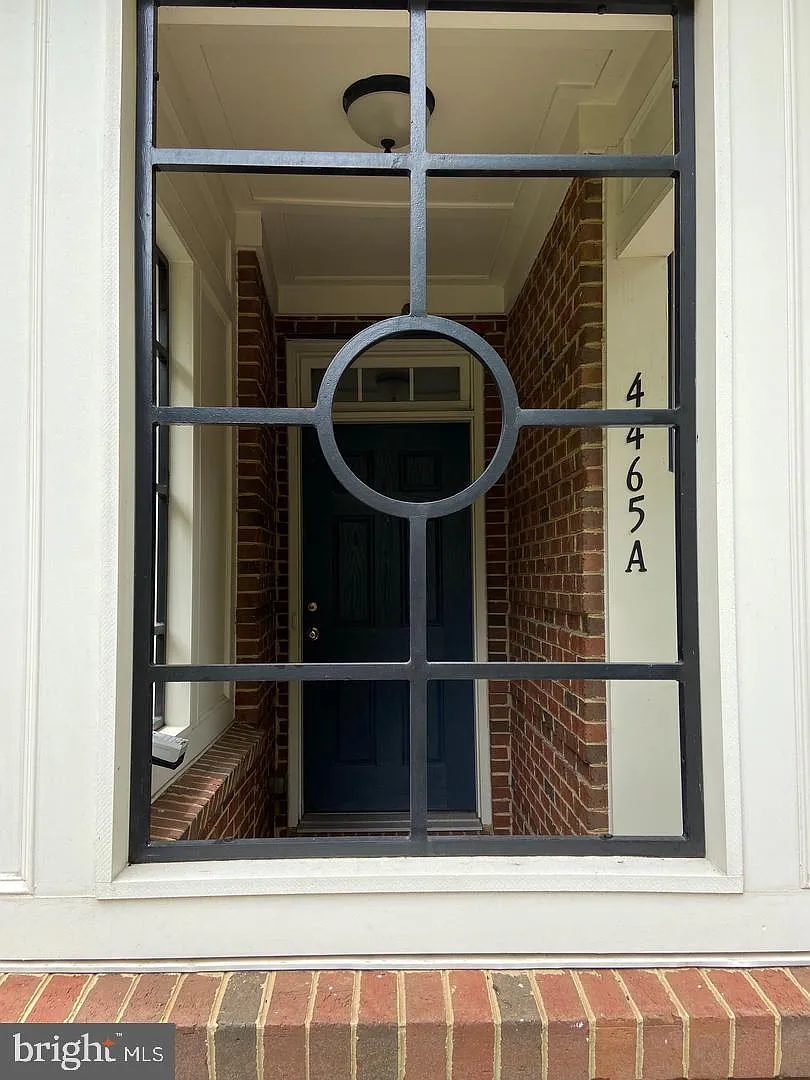 East Market At F — Photo 4