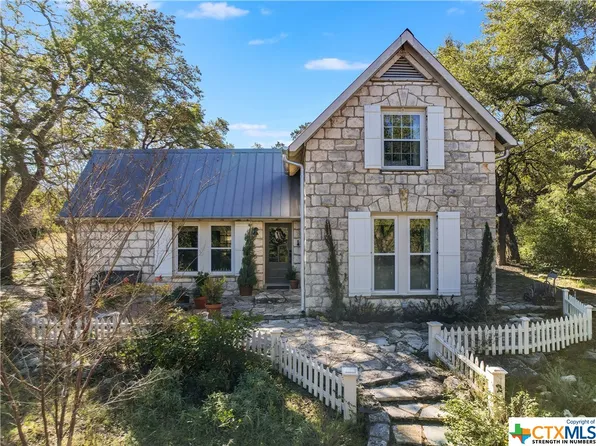 4281 Mail Route Rd, Fischer, TX 78623