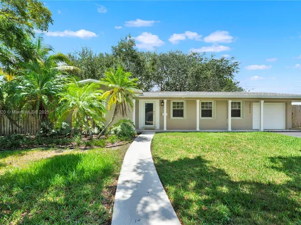16022 SW 98th Ave, Miami, FL 33157