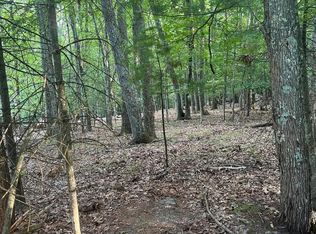 20 Pine St, Lakeville, PA 18438