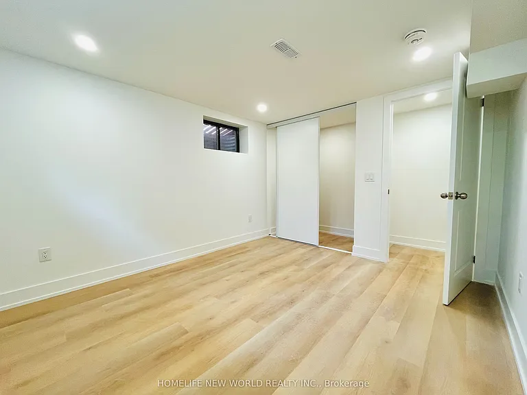 308 Maplehurst Ave #BASEMENT — Photo 11