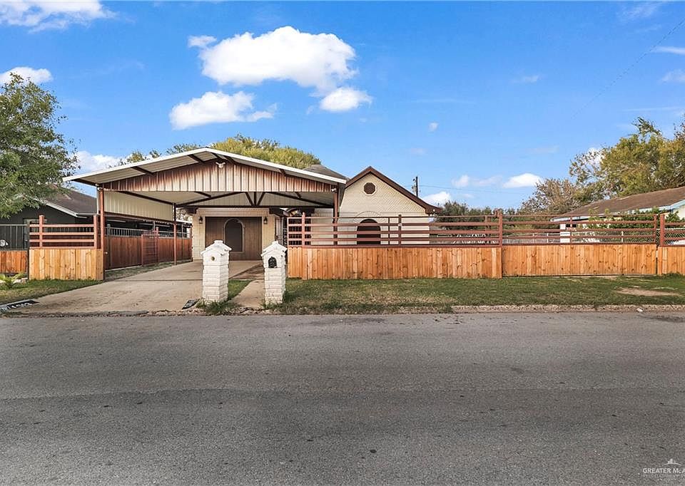 1st image of 1013 Palm Cir