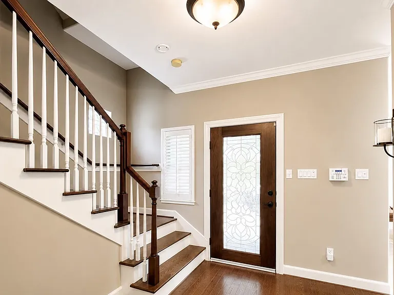 621 Roy St — Photo 24