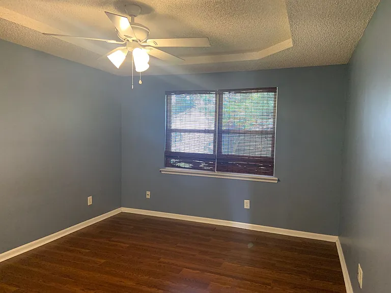 2704 Ian Ct — Photo 8
