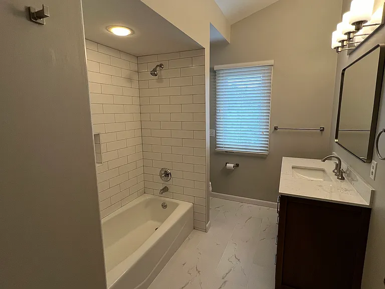 458 Village Oaks Ct — Photo 2