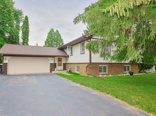 1810 Pheasant Ave, Twin Lakes, WI 53181