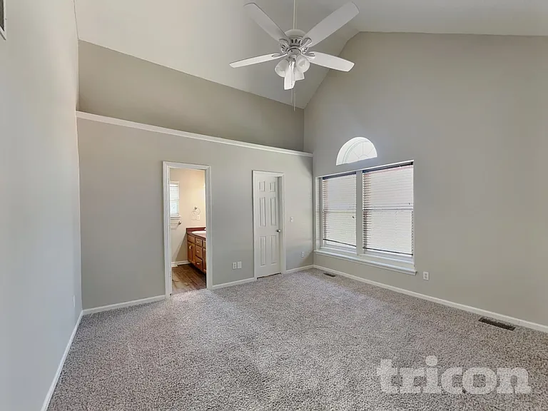 327 Shenandoah Dr — Photo 8