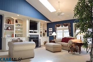 2nd image of 27 Acre Ln