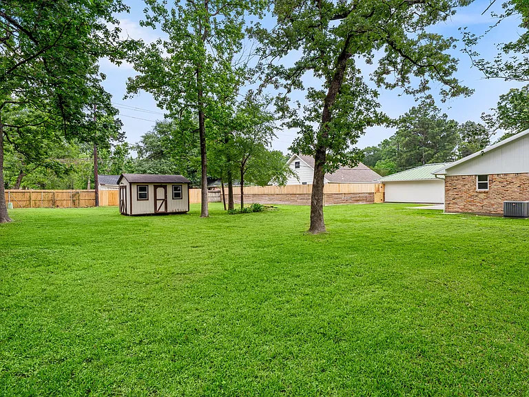 25802 Maplewood Dr — Photo 27