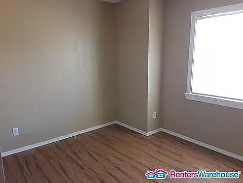 2nd image of 4620 E Southgate Ave