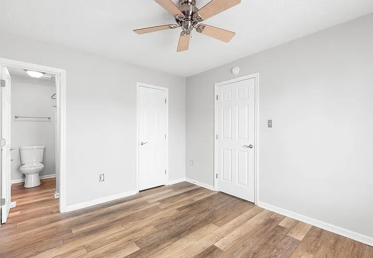 11121 Oxford Ter — Photo 11