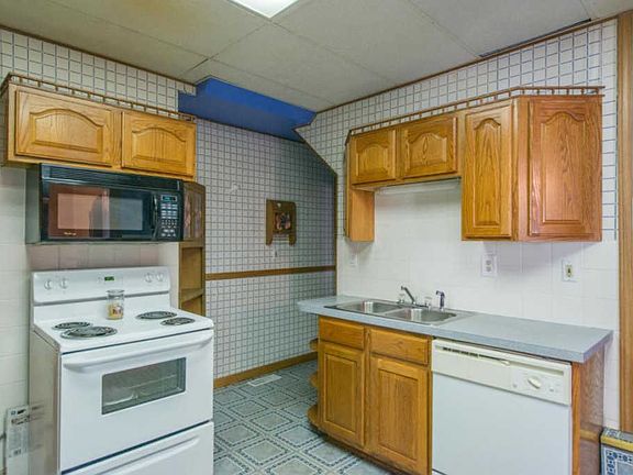 4th image of 93 Eldon Ave