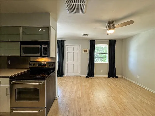 3821 Laurel St #6 — Photo 10