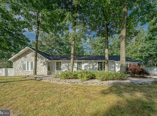 100 Holly Pkwy, Williamstown, NJ 08094