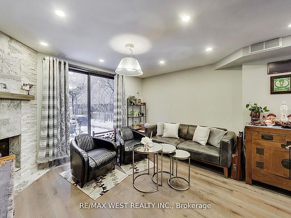 3rd image of 21 Dundonald St
