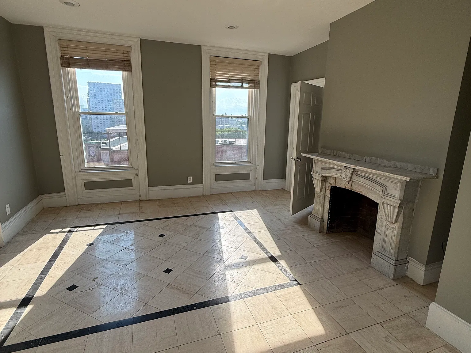 1 bed, 1000 sqft, $2,150 — Photo 2