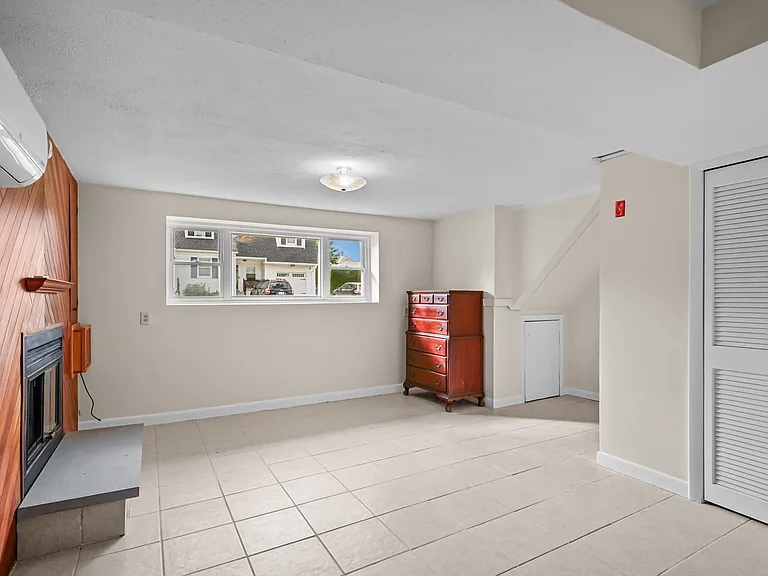 175 Florida Ave — Photo 8