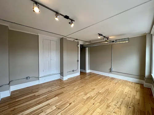 94 S Main St #404 Photo 1
