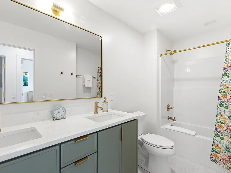 16009 Goodwin Ave #9 — Photo 22