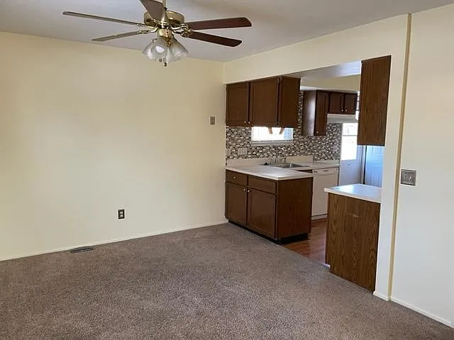 3 bed, 1.5 bath, 1242 sqft, $1,450 — Photo 4
