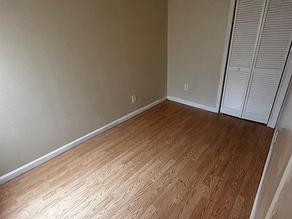 3rd image of 422 Little Sigel St