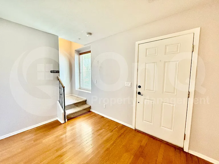 165 W Tremaine Ct — Photo 5