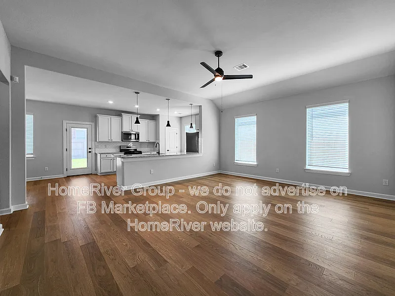4 bed, 2.0 bath, 1819 sqft, $2,800 — Photo 2