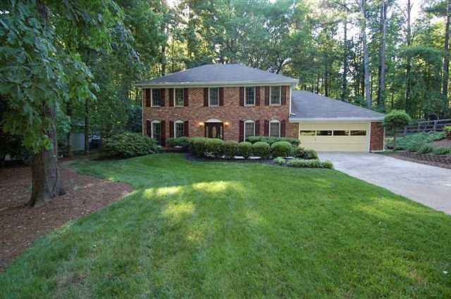 1st image of 2699 Ravenoaks Pl